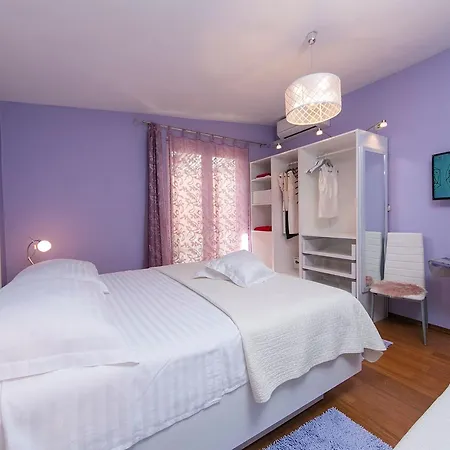 Gemuetliche Mit Terrasse In Bidol By Interhome * Makarská